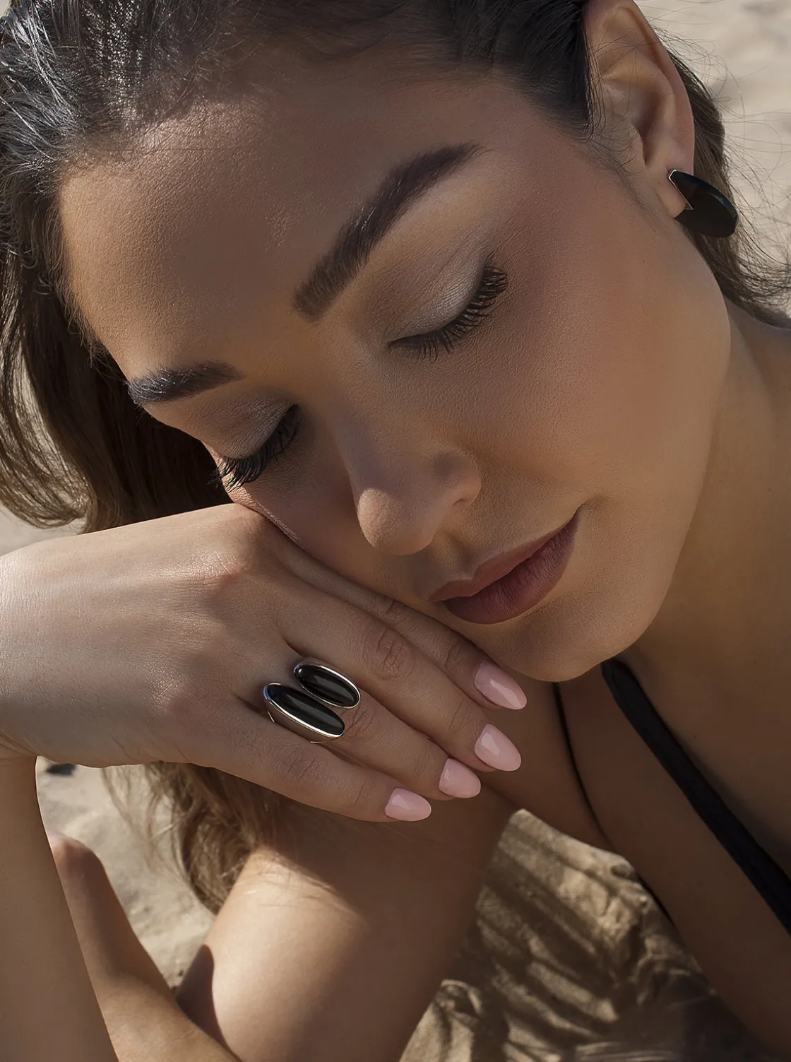 Anillos Con Piedras | Anillos Grandes | LINEARGENT Anillo con piedra ónix diseño abierto de plata