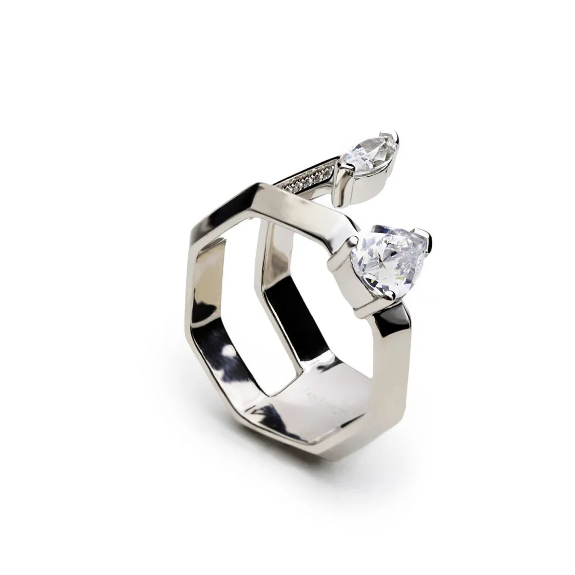 Anillos De Diseño | LINEARGENT Anillo de diseño original en forma hexagonal con circonitas