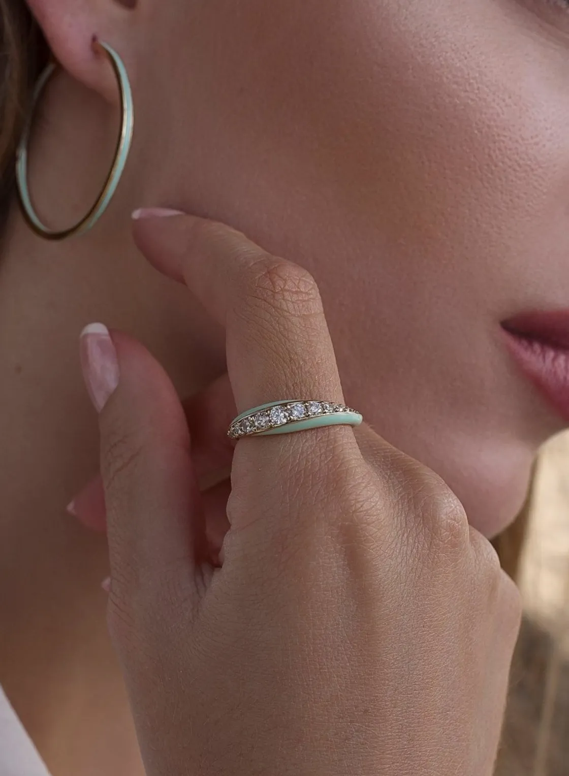 Anillos Finos | LINEARGENT Anillo esmalte diseño de circonitas y baño de oro