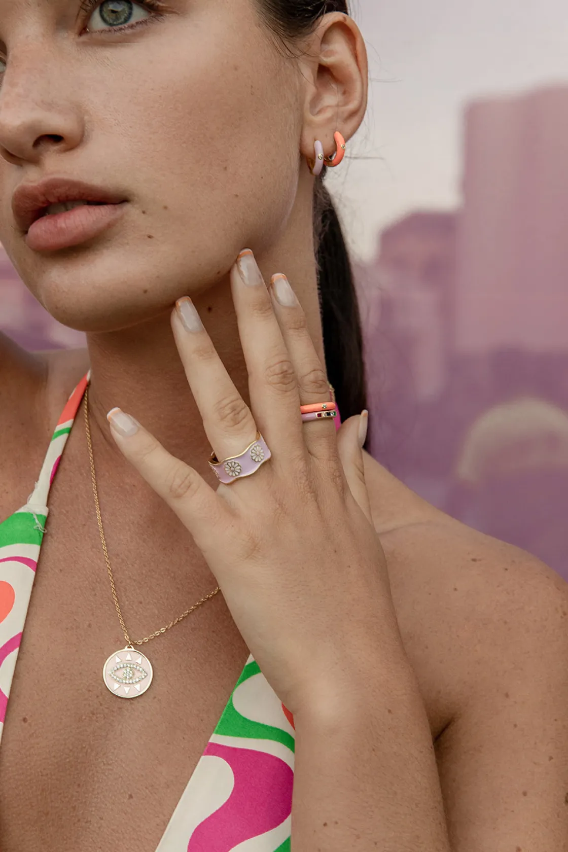 Anillos Pequeños | Anillos Con Piedras | LINEARGENT Anillo esmalte violeta diseño cuarzos adamantinos multicolores