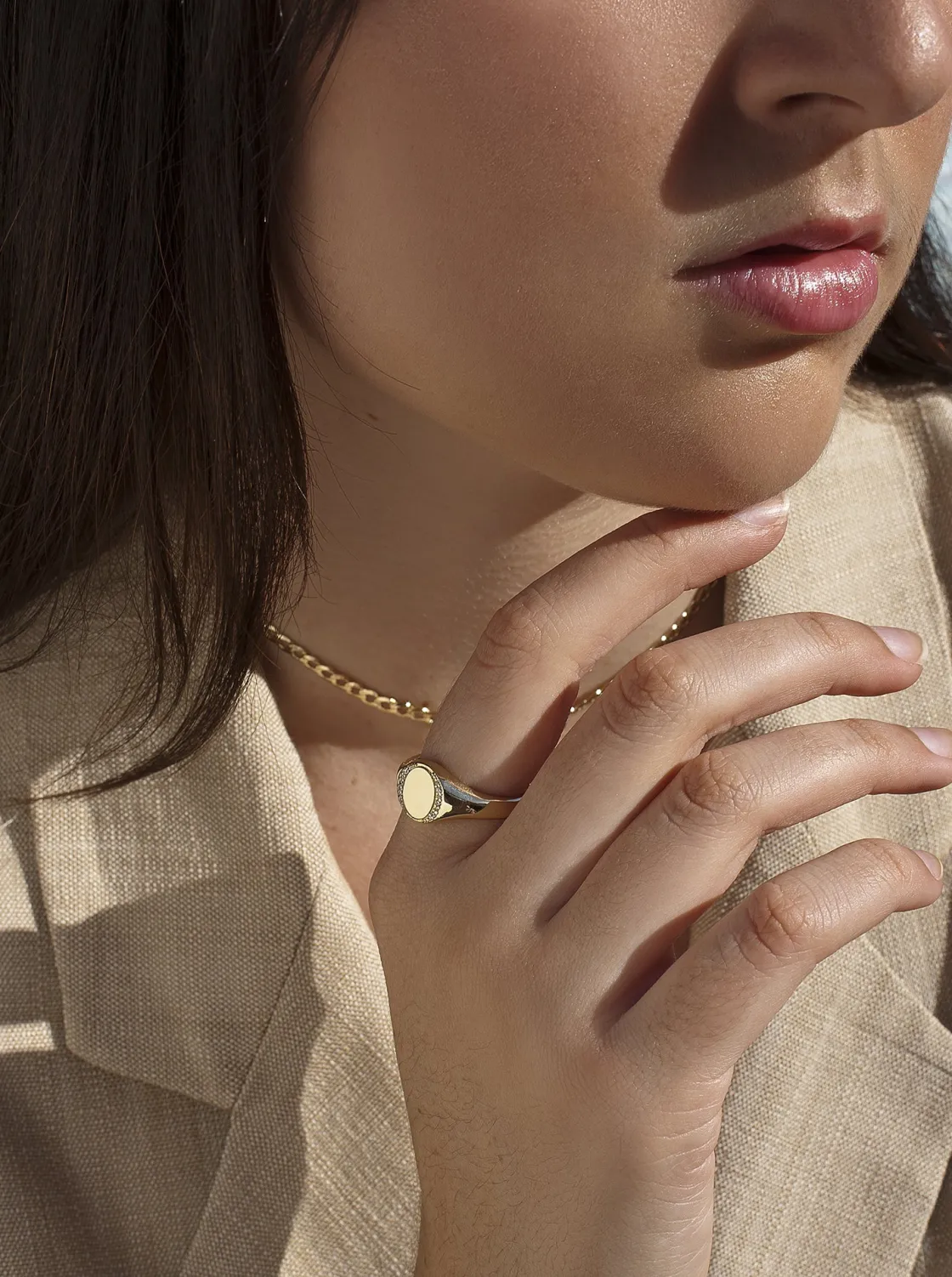 Anillo Sello | LINEARGENT Anillo sello de plata bañada en oro con circonitas