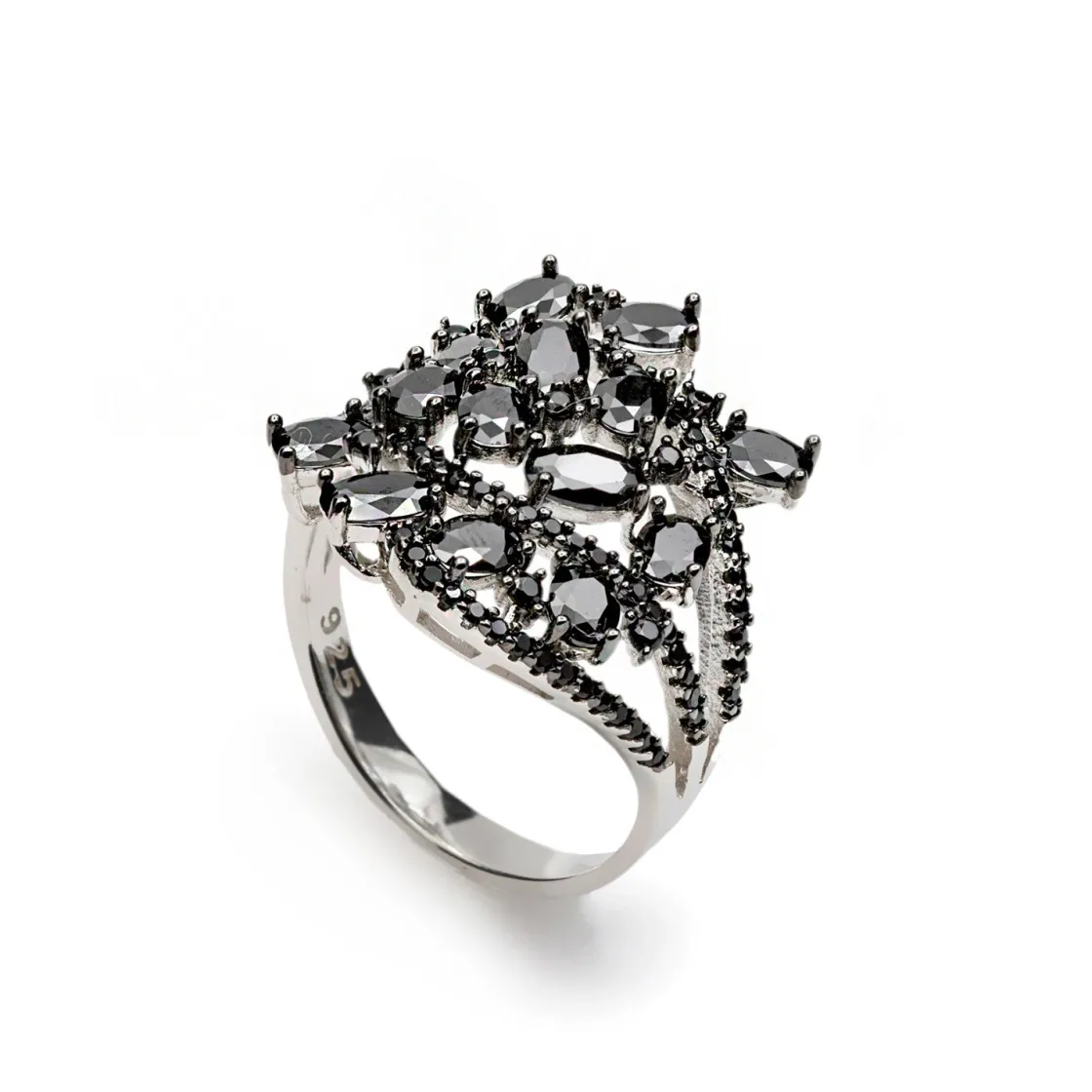 Anillos Con Piedras | Anillos Grandes | LINEARGENT Anillos anchos de circonita estilo floral color negro