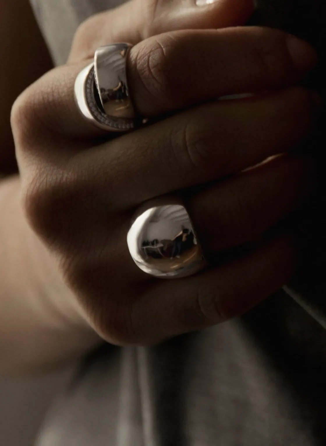 Anillos Anchos | Anillos Grandes | LINEARGENT Anillos anchos diseño redondo con circonitas laterales