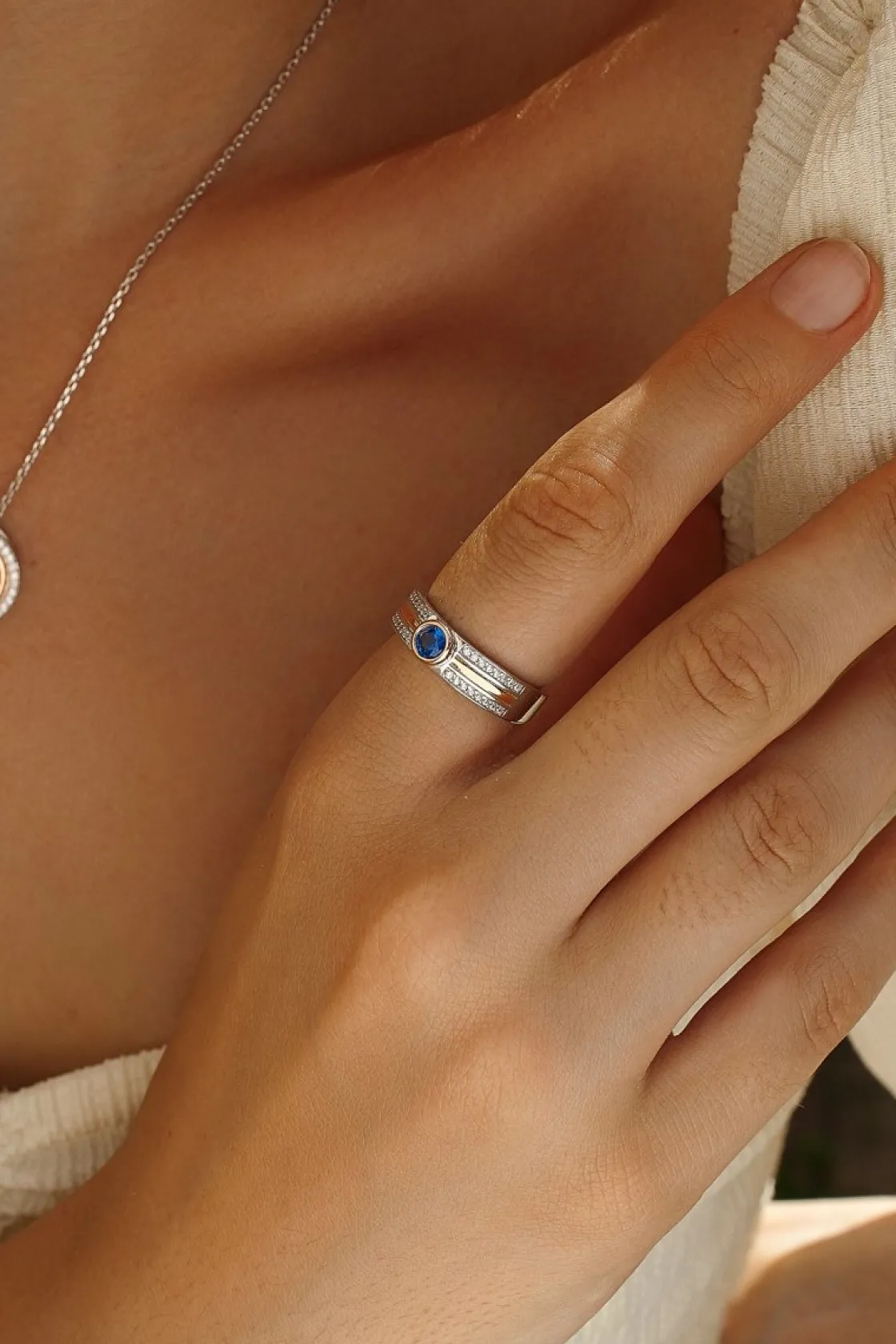Anillos Bicolor | Anillos Con Piedras | LINEARGENT Anillos bicolor con circonitas y cuarzo adamantino azul