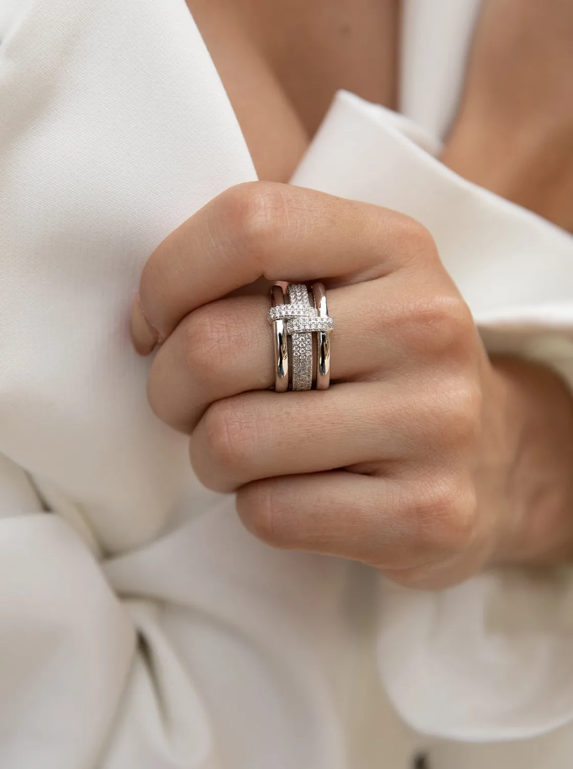 Anillos Anchos | Anillos Grandes | LINEARGENT Anillos circonitas de plata con diseño de hebilla