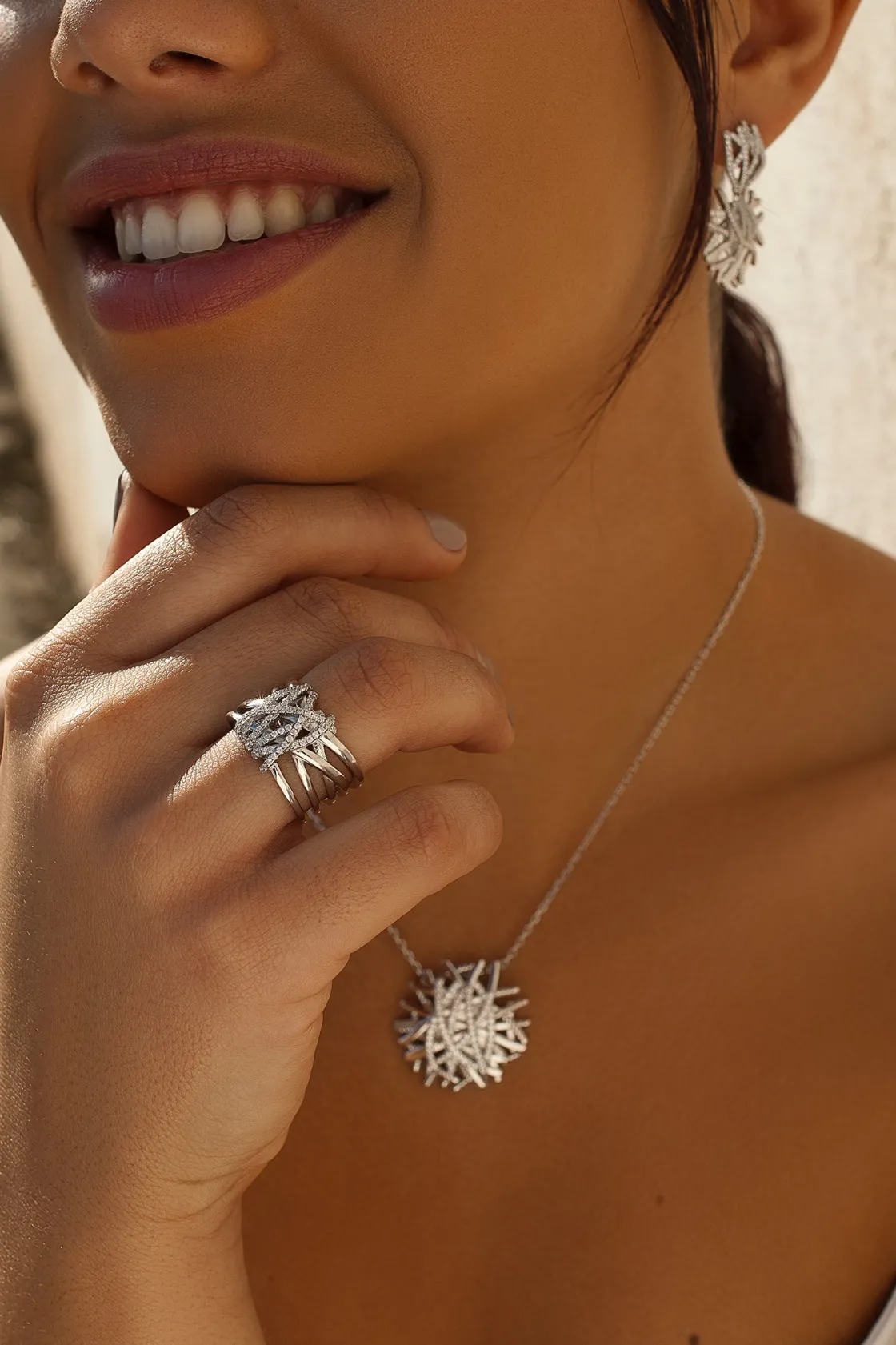 Anillos Anchos | Anillos Grandes | LINEARGENT Anillos circonitas diseño motivo central de nudo