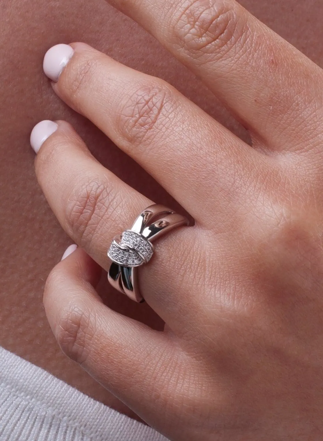 Anillos De Diseño | Anillos Circonitas | LINEARGENT Anillos con circonitas diseño de nudo y doble banda de plata lisa