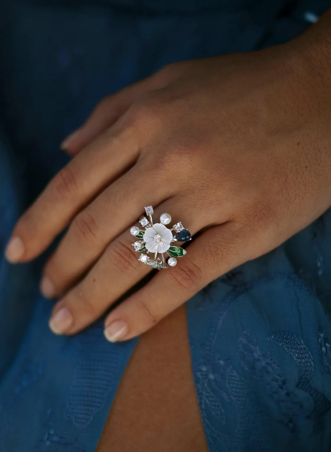 Anillos Con Piedras | Anillos Con Perlas | LINEARGENT Anillos con perlas de plata diseño primaveral azul