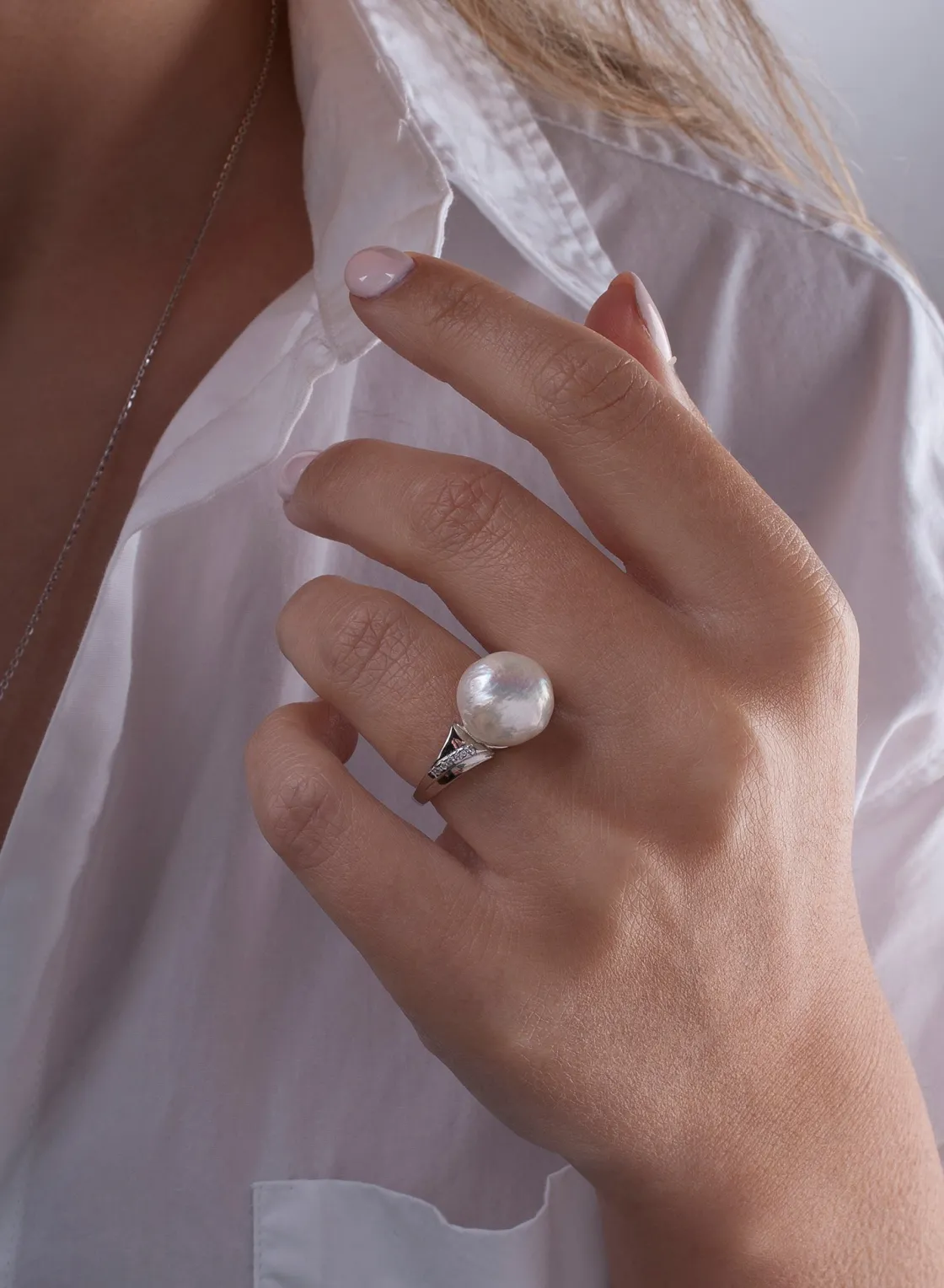 Anillos Con Perlas | LINEARGENT Anillos con perlas detalle de circonitas