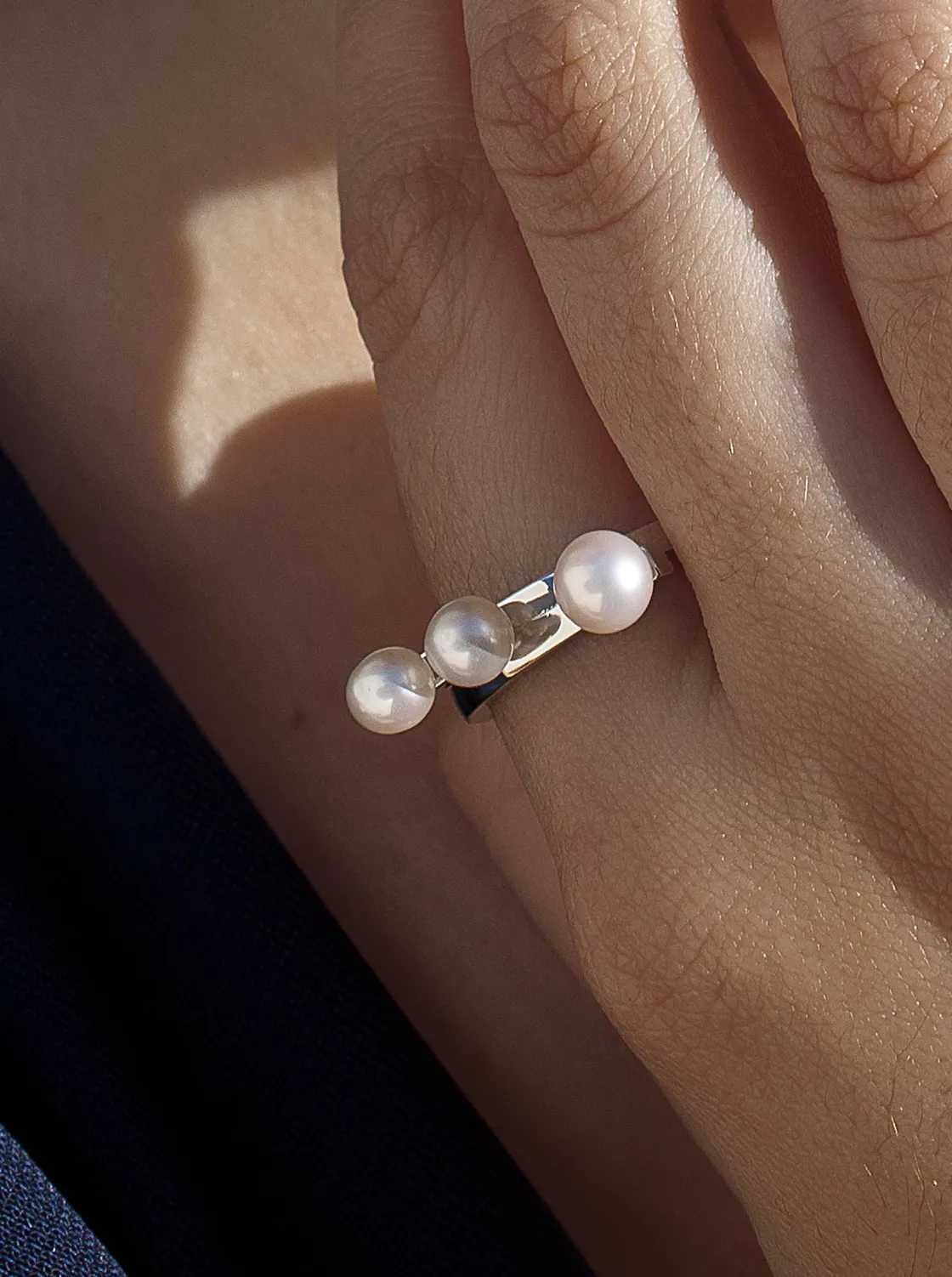 Anillos Con Perlas | LINEARGENT Anillos con perlas diseño minimalista triple perla