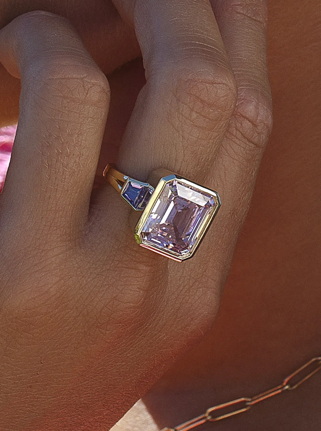 Anillos Con Piedras | LINEARGENT Anillos con piedras con gema talla esmeralda tono rosa