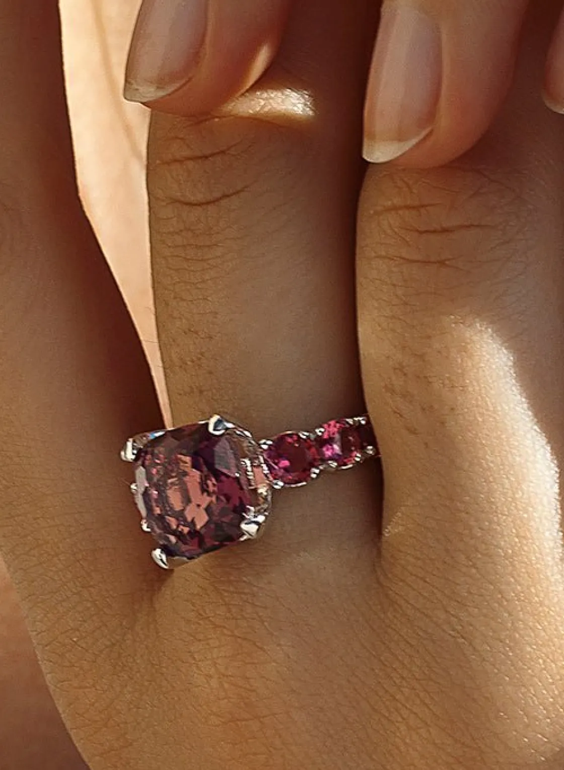 Anillos Con Piedras | LINEARGENT Anillos con piedras de colores diseño de gemas fucsia
