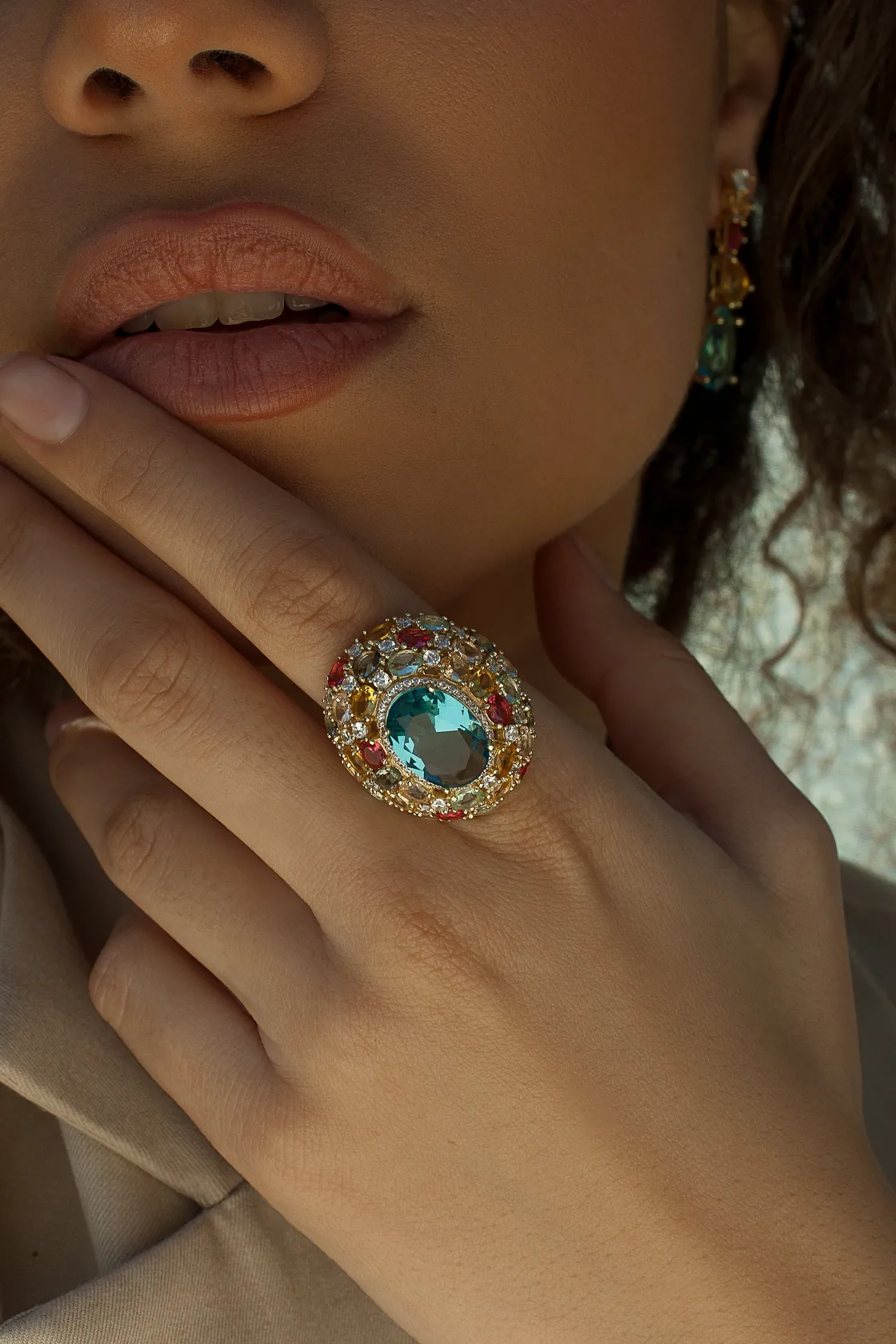 Anillos Con Piedras | Anillos Grandes | LINEARGENT Anillos con piedras de colores en tonos brillantes