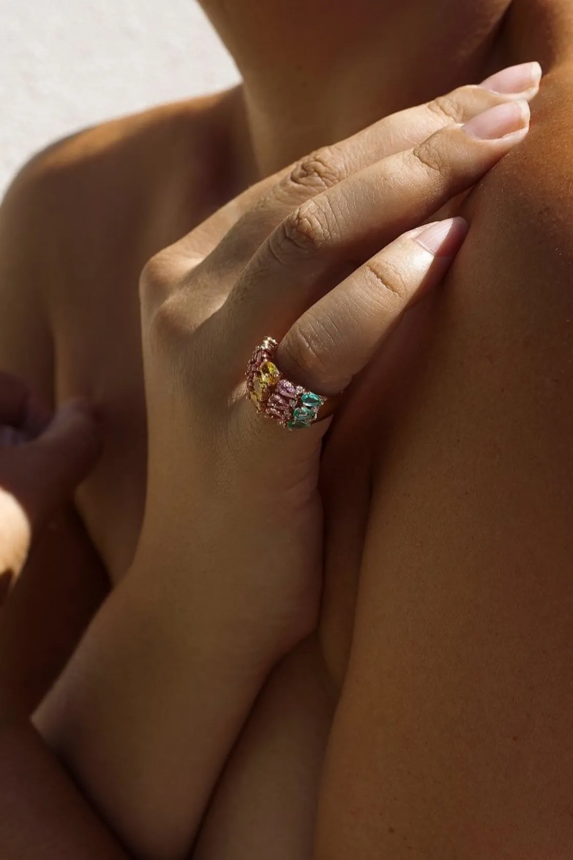 Anillos Con Piedras | LINEARGENT Anillos con piedras de colores y arco en tonos fríos
