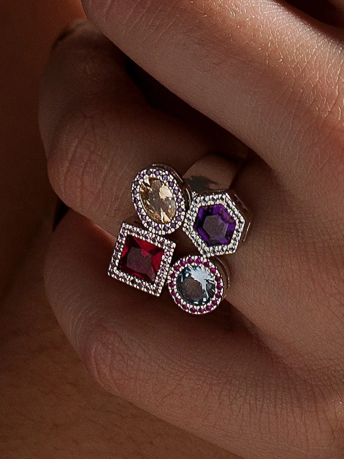 Anillos Con Piedras | Anillos Grandes | LINEARGENT Anillos con piedras de colores y formas geométricas