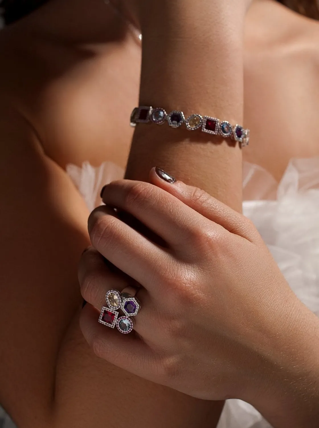 Anillos Con Piedras | Anillos Grandes | LINEARGENT Anillos con piedras de colores y formas geométricas