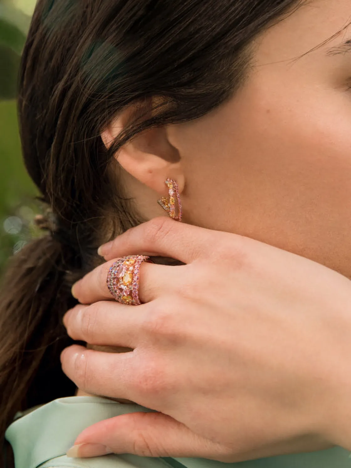 Anillos De Diseño | Anillos Con Piedras | LINEARGENT Anillos con piedras de cuatro carriles en tono rosa