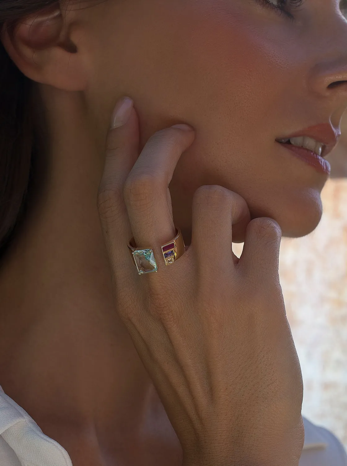 Anillos De Diseño | Anillos Con Piedras | LINEARGENT Anillos con piedras diseño abierto en tonos rosa y azul