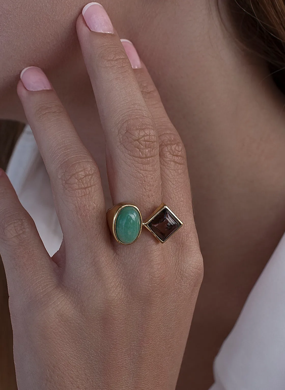 Anillos Con Piedras | LINEARGENT Anillos con piedras diseño doble cuarzo bañado en oro
