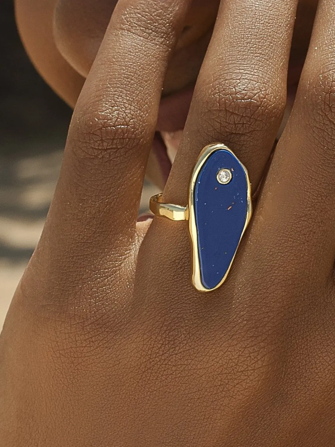 Anillos De Diseño | Anillos Con Piedras | LINEARGENT Anillos con piedras diseño irregular de lapislázuli