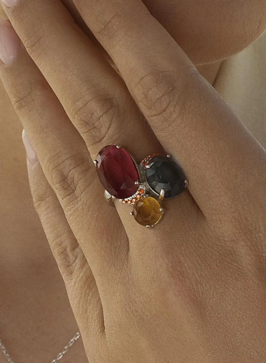 Anillos Con Piedras | Anillos Grandes | LINEARGENT Anillos con piedras diseño multicolor con circonitas