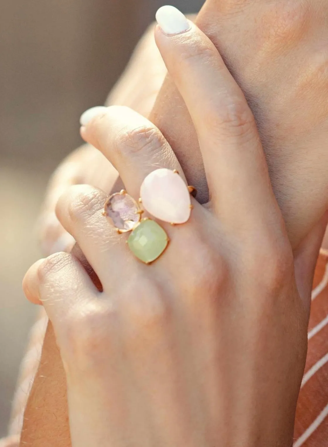 Anillos Dorados | Anillos Con Piedras | LINEARGENT Anillos con piedras en plata triple motivo