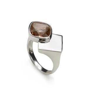 Anillos Con Piedras | Anillos Grandes | LINEARGENT Anillos con piedras en tono bronce y motivo de plata lisa