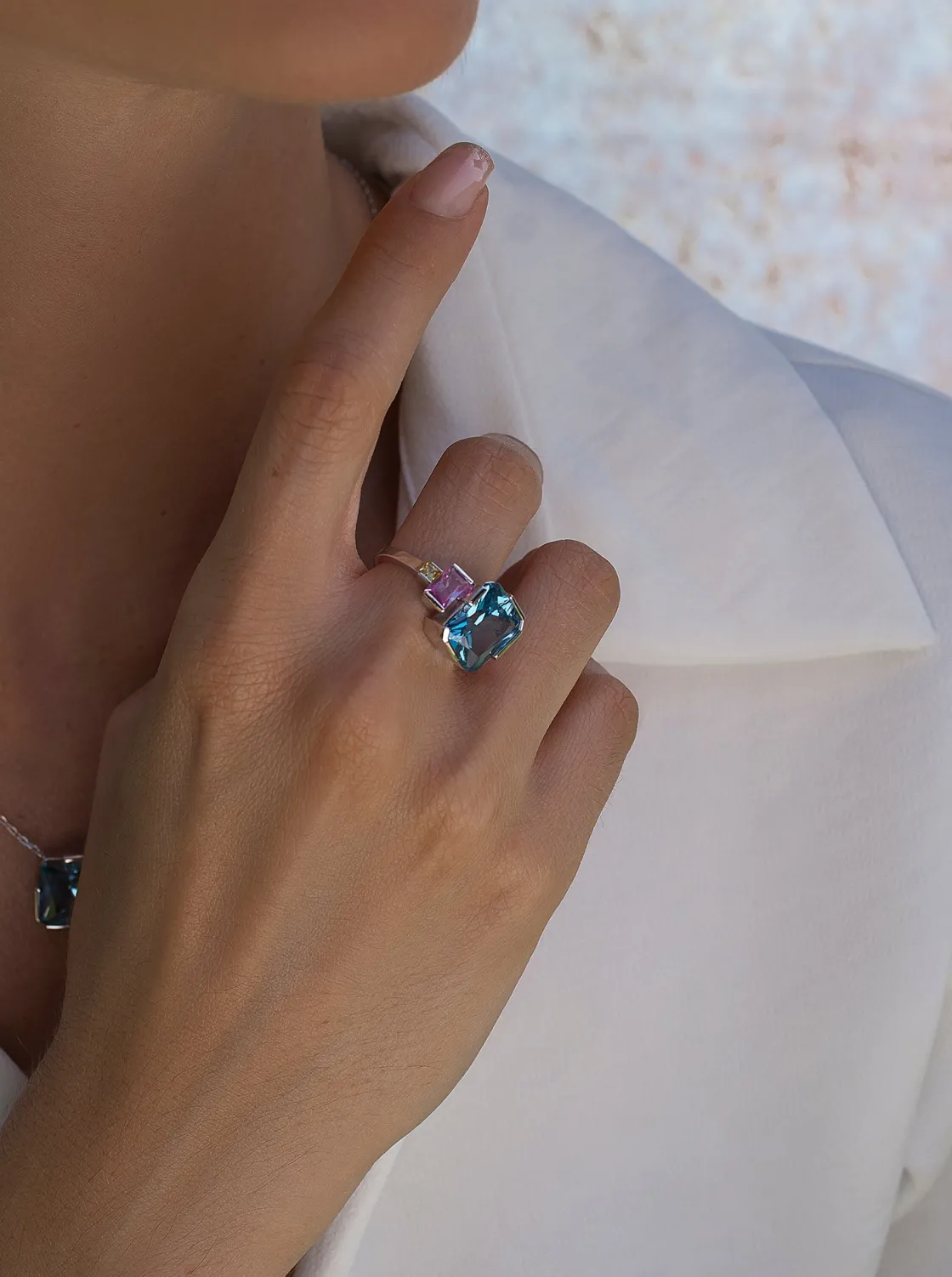 Anillos Con Piedras | Anillos Grandes | LINEARGENT Anillos con piedras talla esmeralda calcedonia