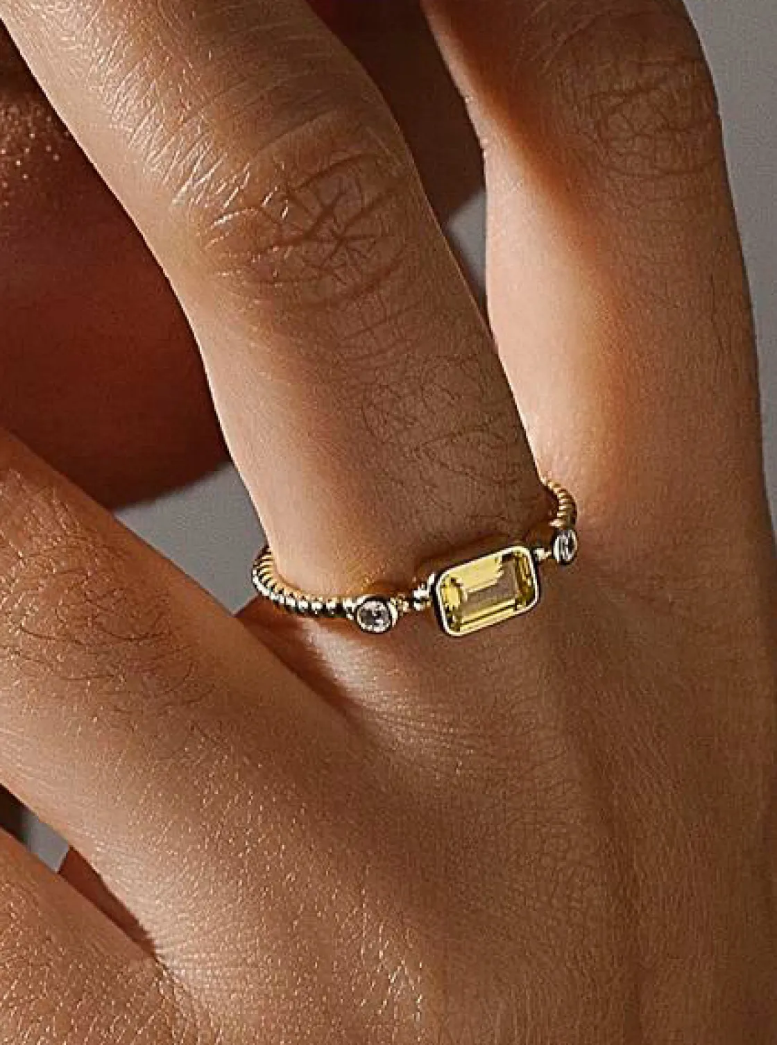 Anillos Dorados | Anillos Pequeños | LINEARGENT Anillos finos de plata diseño gema tono miel y circonitas