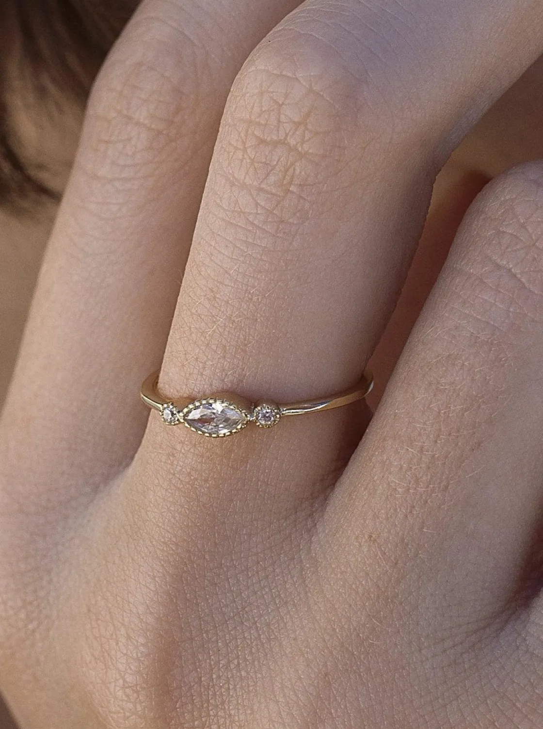 Anillos Pequeños | Anillos Finos | LINEARGENT Anillos finos de plata dorado diseño minimalista