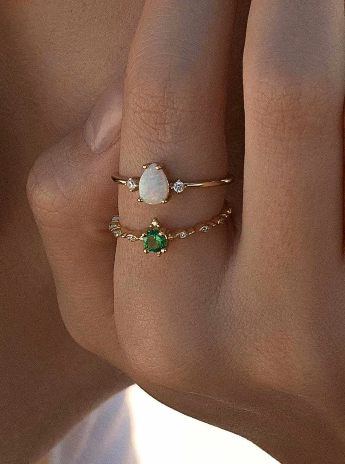 Anillos Pequeños | Anillos Finos | LINEARGENT Anillos finos diseño de cuarzo adamantino en tono verde