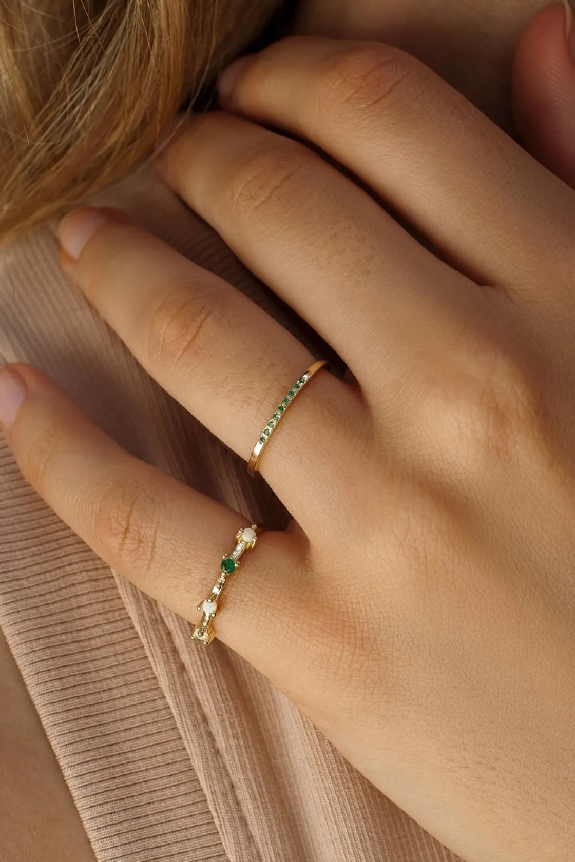 Anillos Dorados | Anillos Pequeños | LINEARGENT Anillos finos diseño de cuarzos adamantinos multicolores
