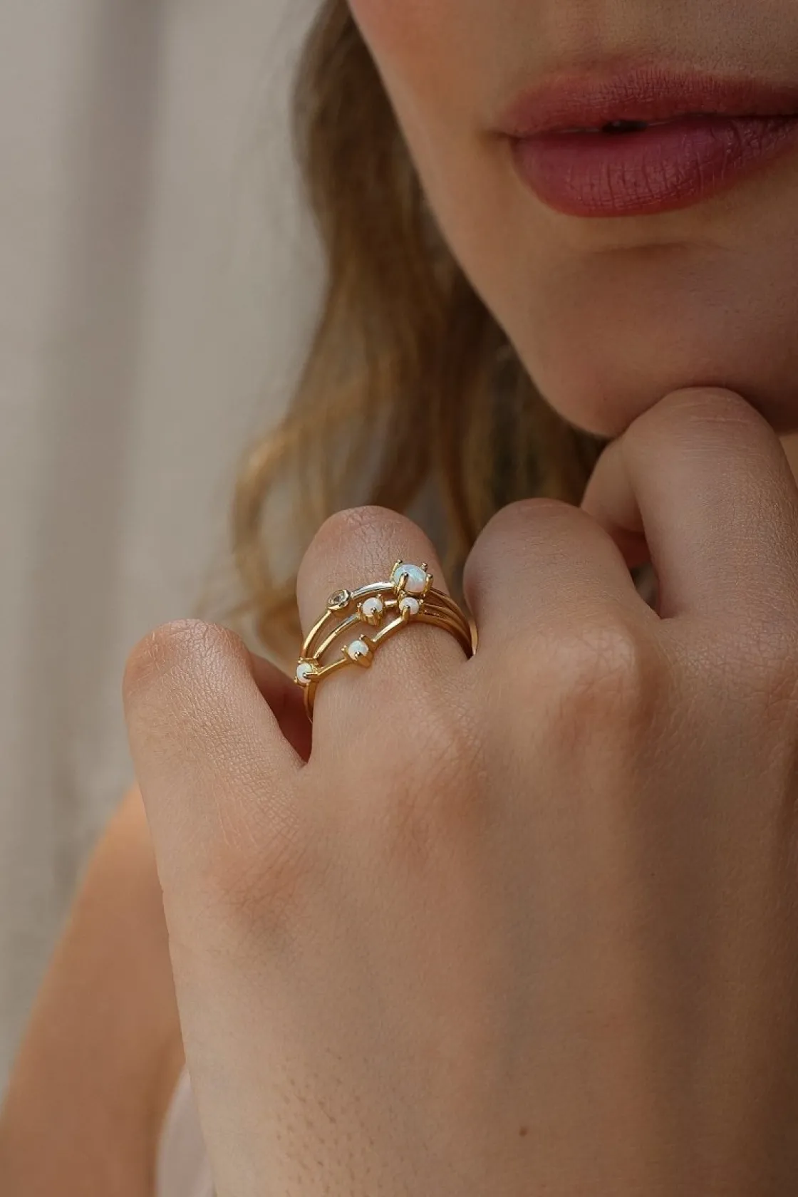 Anillos Dorados | Anillos Pequeños | LINEARGENT Anillos finos diseño triple sortija con gemas y circonitas
