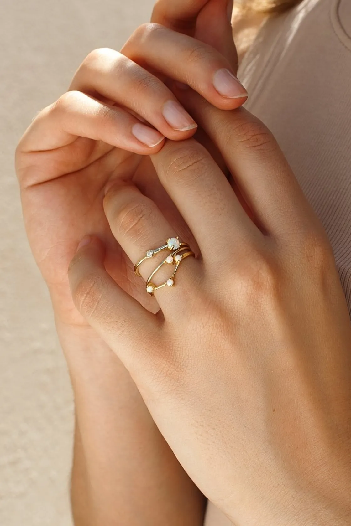 Anillos Dorados | Anillos Pequeños | LINEARGENT Anillos finos diseño triple sortija con gemas y circonitas