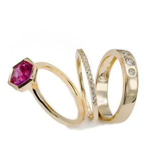 Anillos Dorados | Anillos Con Piedras | LINEARGENT Anillos finos multi diseño con circonitas y gema fucsia