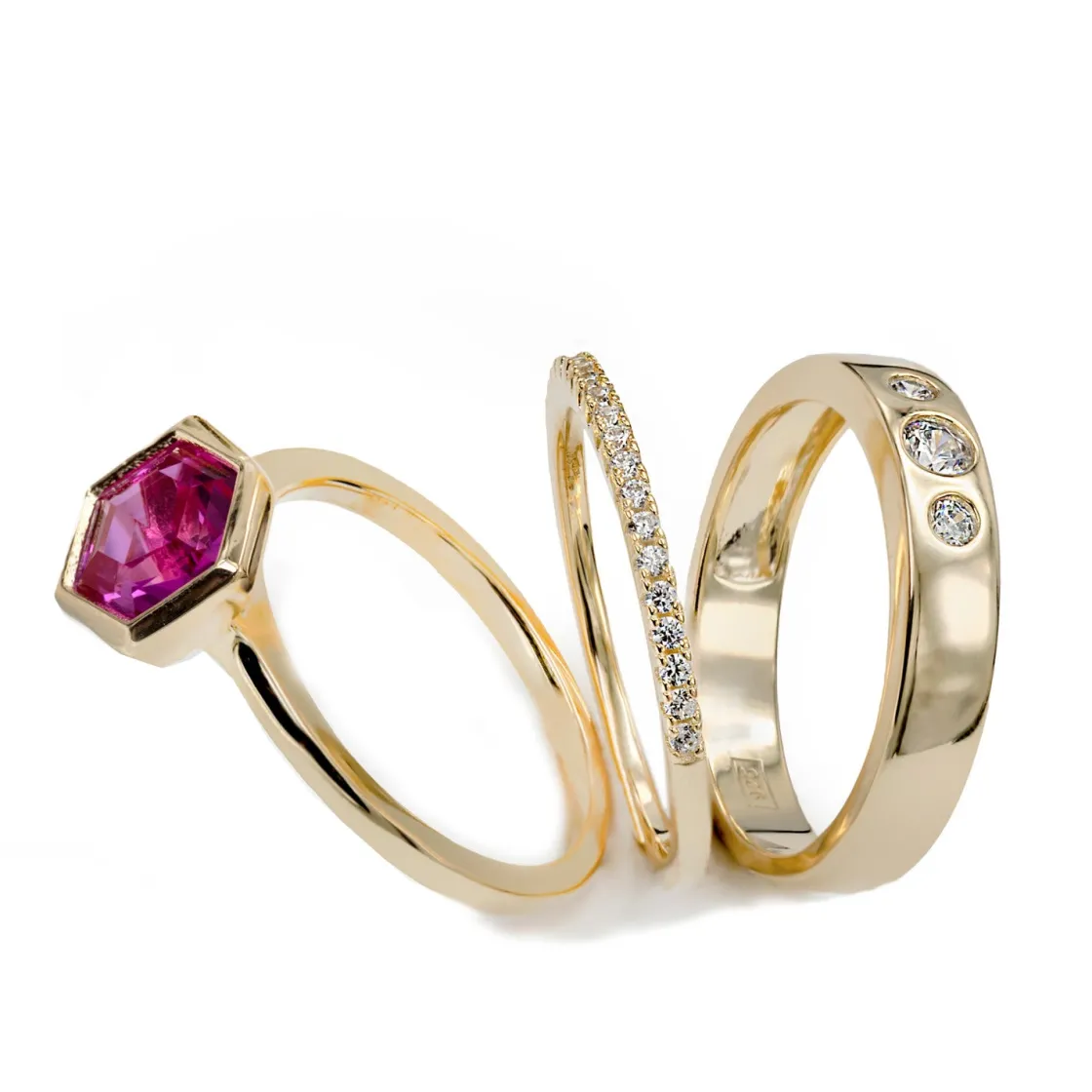 Anillos Dorados | Anillos Con Piedras | LINEARGENT Anillos finos multi diseño con circonitas y gema fucsia