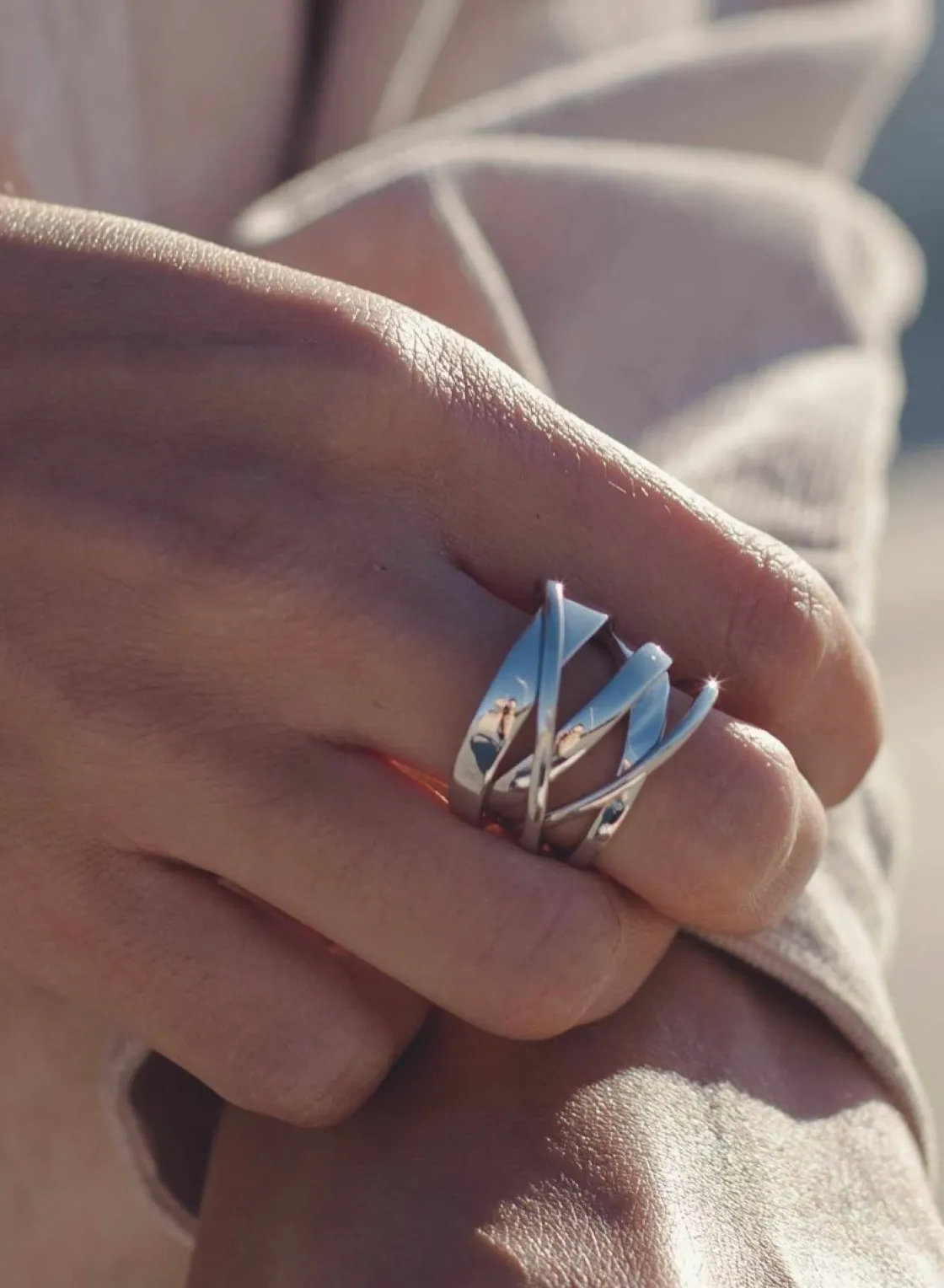 Anillos Especiales | Anillos Grandes | LINEARGENT Anillos grandes de plata irregular entrelazado