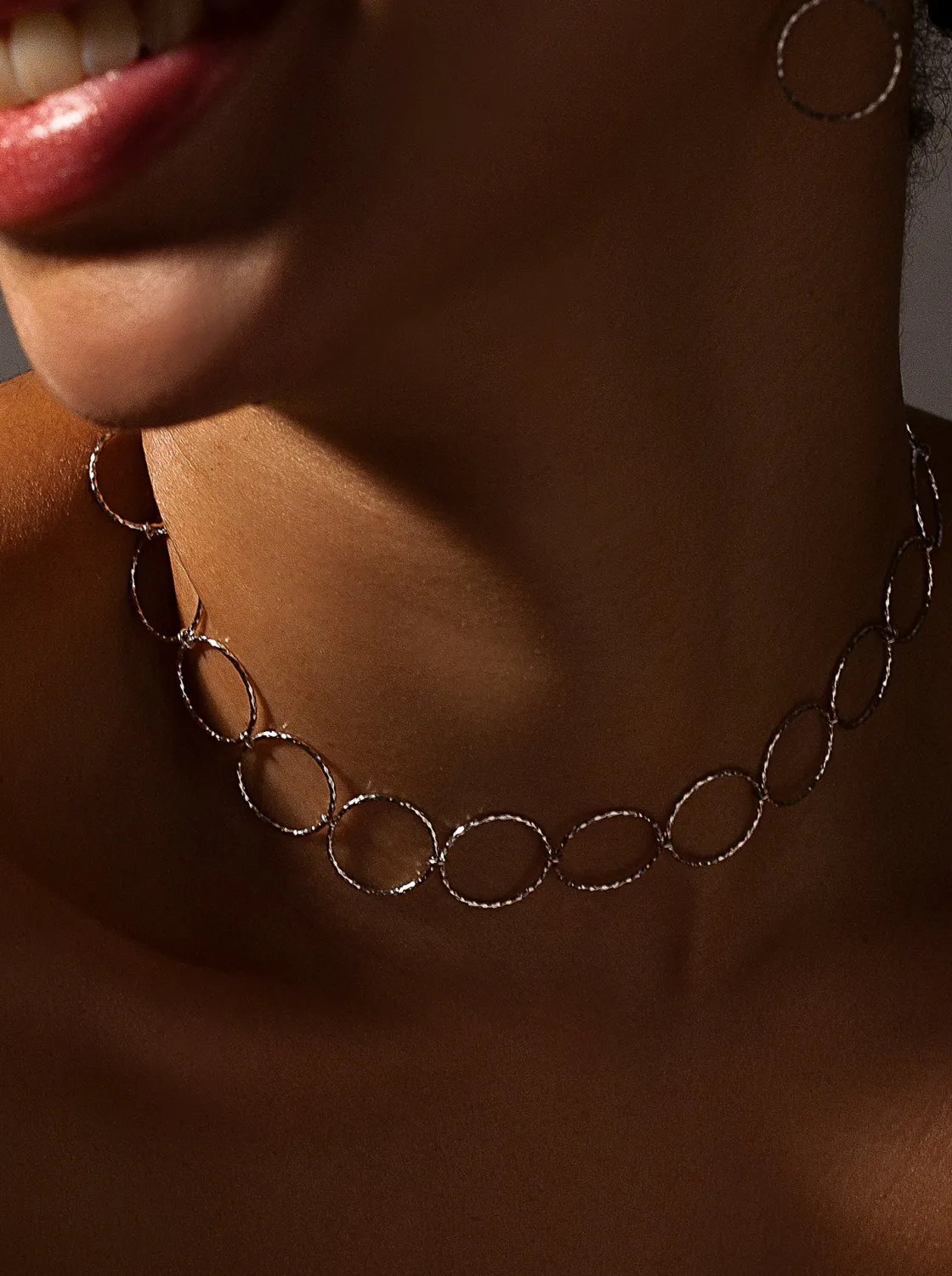 Collares Cortos | LINEARGENT Choker de plata con diseño aros estilo boho
