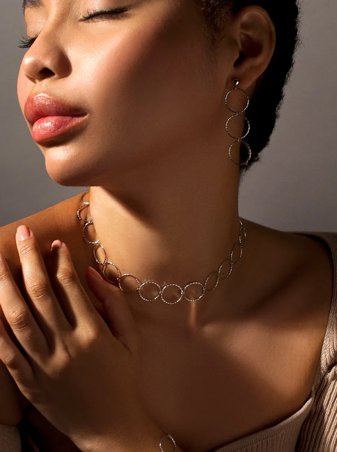 Collares Cortos | LINEARGENT Choker de plata con diseño aros estilo boho