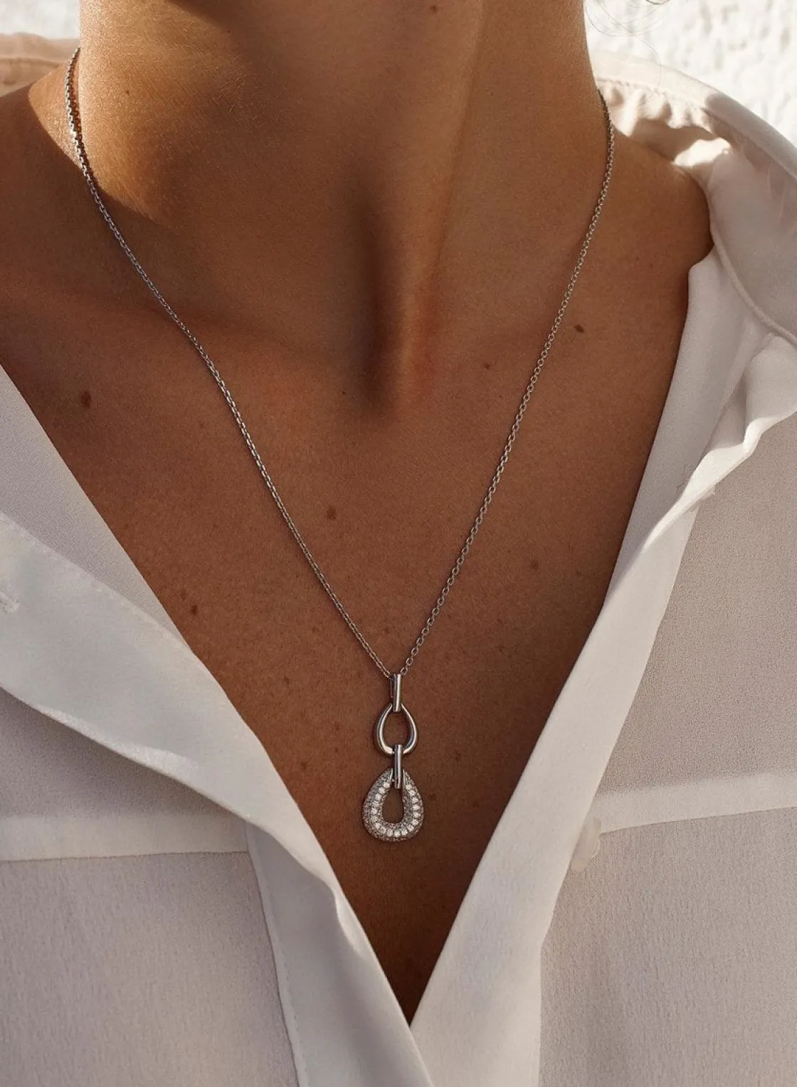 Colgante Brillante | LINEARGENT Colgante brillante diseño de doble gota con circonitas