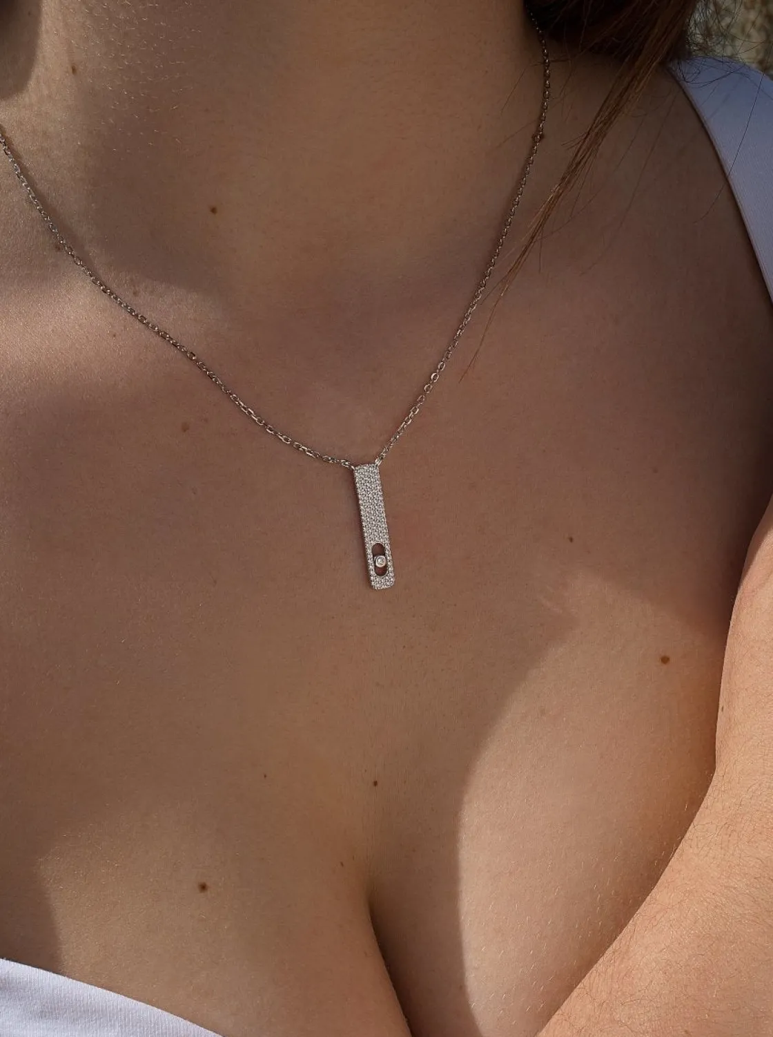 Colgante Brillante | LINEARGENT Colgante brillante motivo vertical con engaste de circonitas