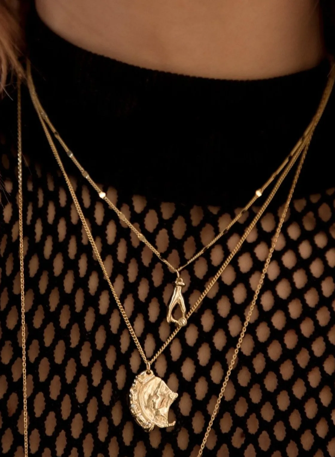 Collar Medalla | LINEARGENT Colgante de plata bañado en oro con motivo de media medalla