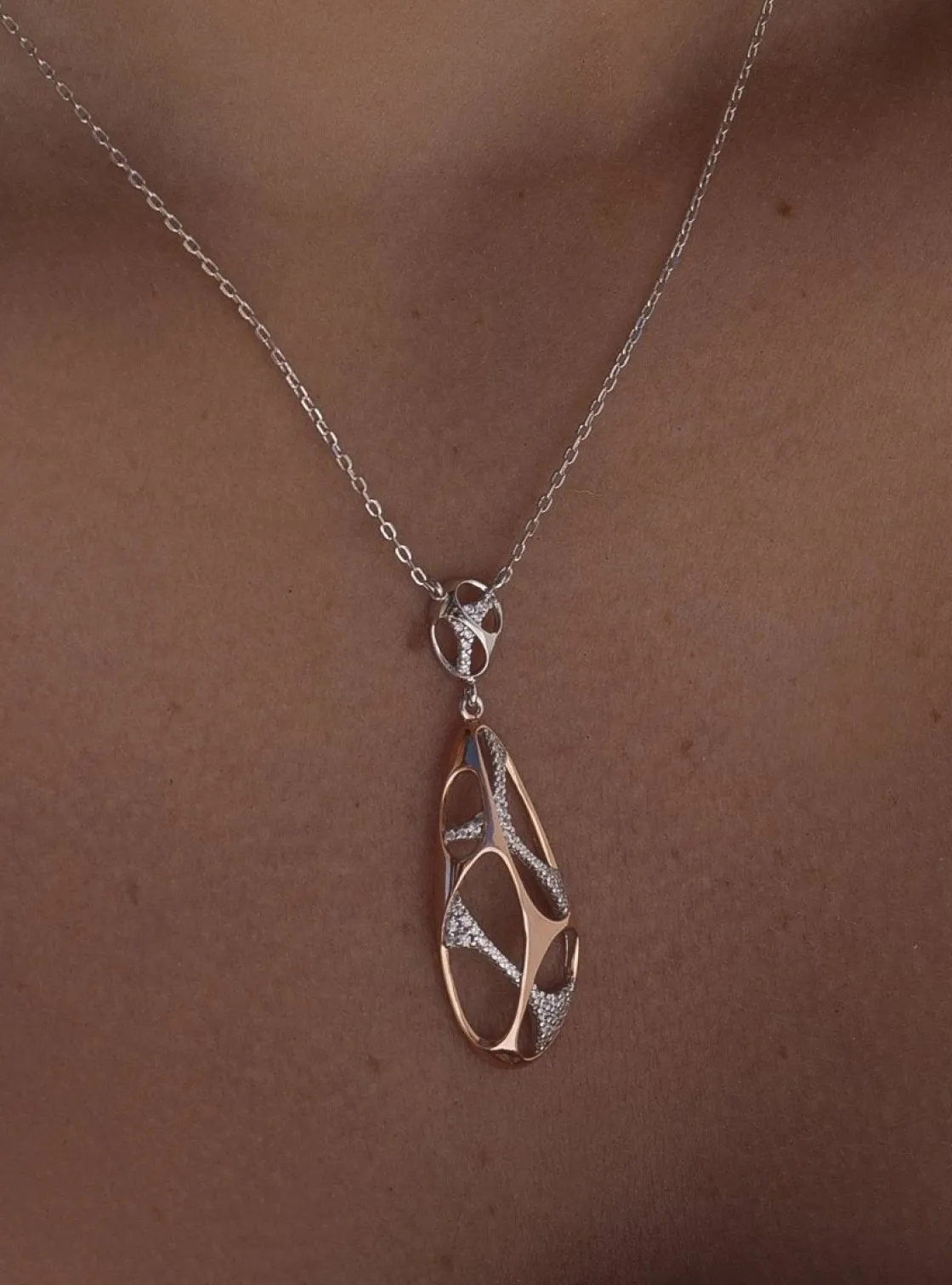Colgantes Bicolor | LINEARGENT Colgantes bicolor de plata diseño agujereado con circonitas