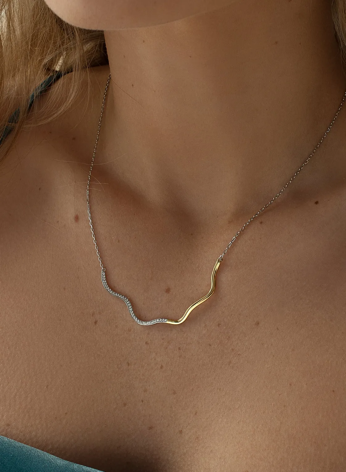 Colgantes Bicolor | Collares Cortos | LINEARGENT Colgantes bicolor diseño de onda con circonitas