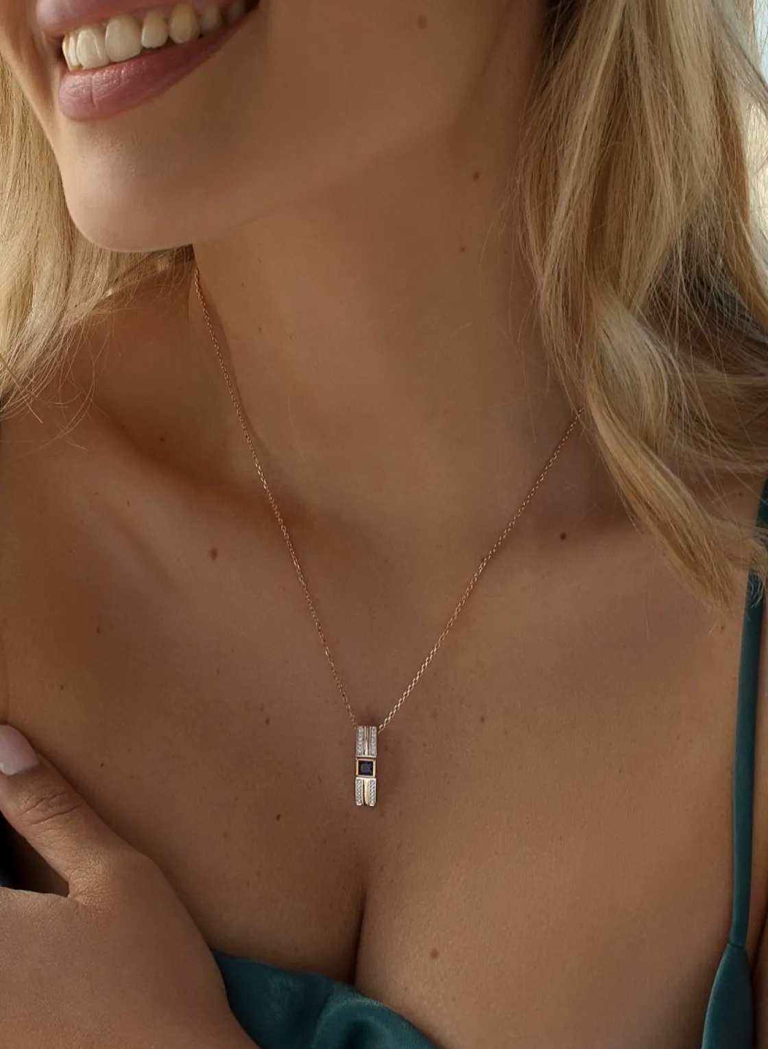 Colgantes Bicolor | Collares Con Piedras | LINEARGENT Colgantes bicolor diseño rectangular con gema central