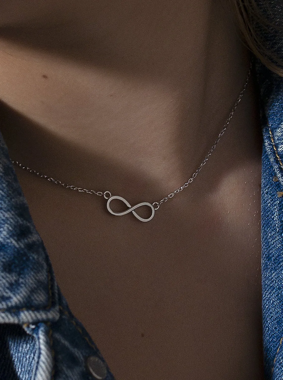 Colgantes Pequeños | LINEARGENT Colgantes pequeños de plata lisa diseño infinito