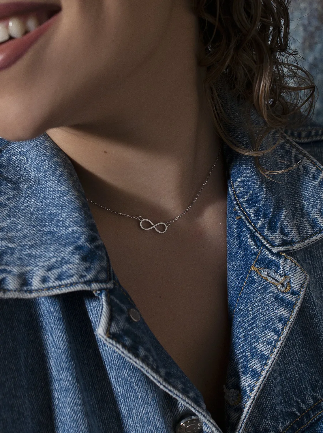 Colgantes Pequeños | LINEARGENT Colgantes pequeños de plata lisa diseño infinito