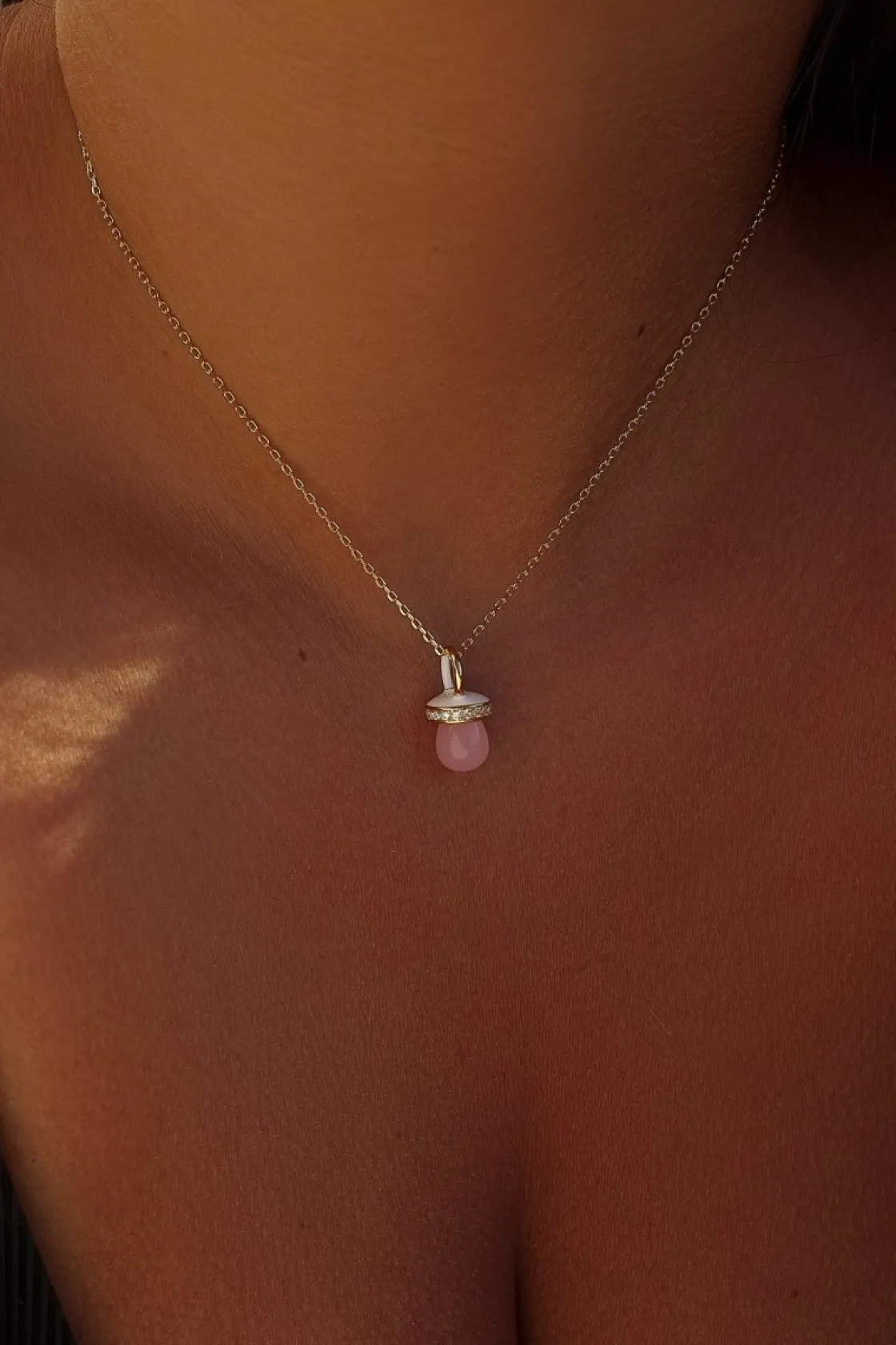 Collares Con Piedras | LINEARGENT Colgantes plata originales con motivo de chupete de cuarzo rosa y esmalte blanco