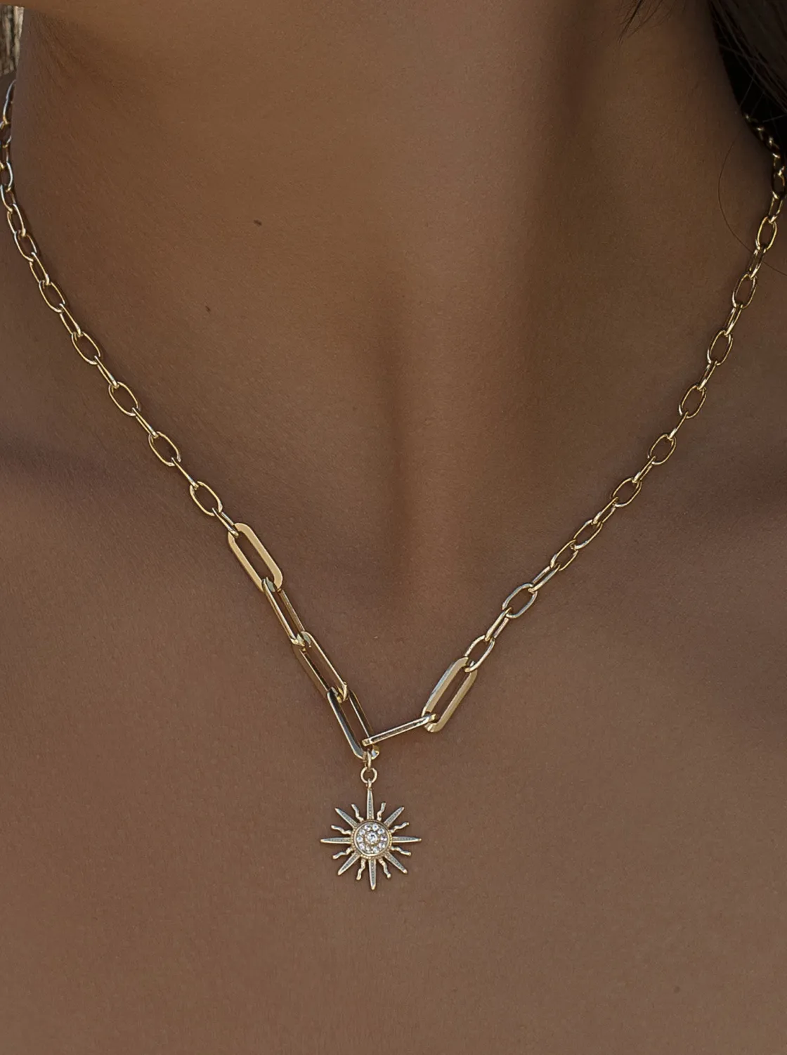 Collar Cadena | LINEARGENT Collar cadena con charm de sol y circonitas