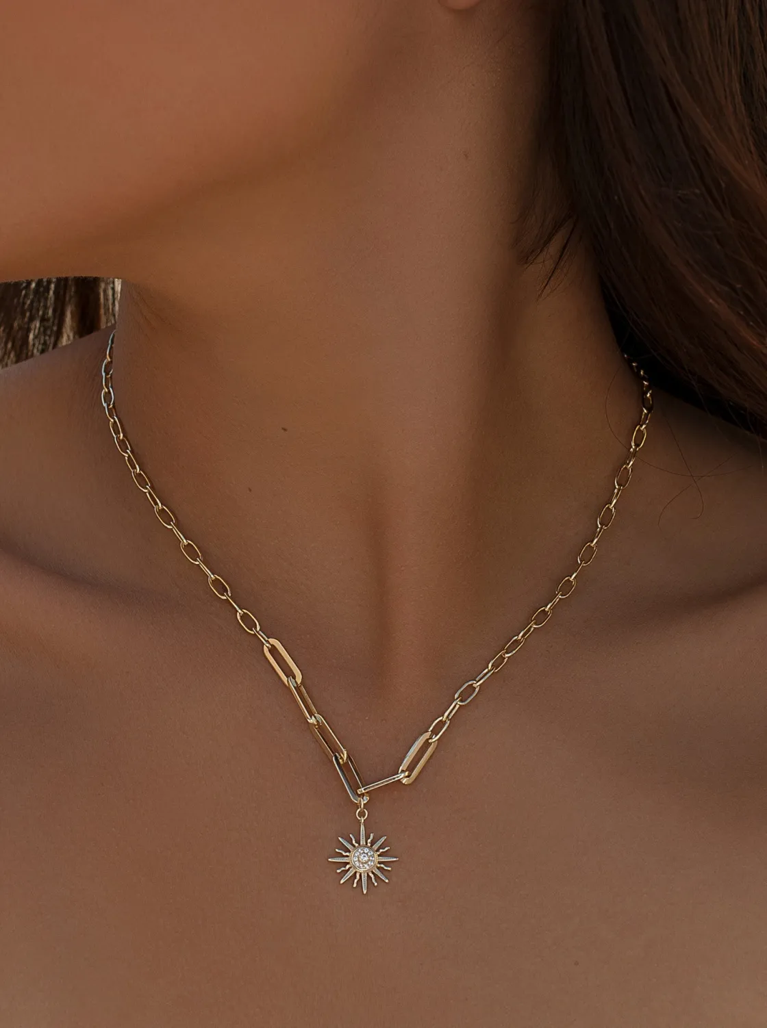 Collar Cadena | LINEARGENT Collar cadena con charm de sol y circonitas